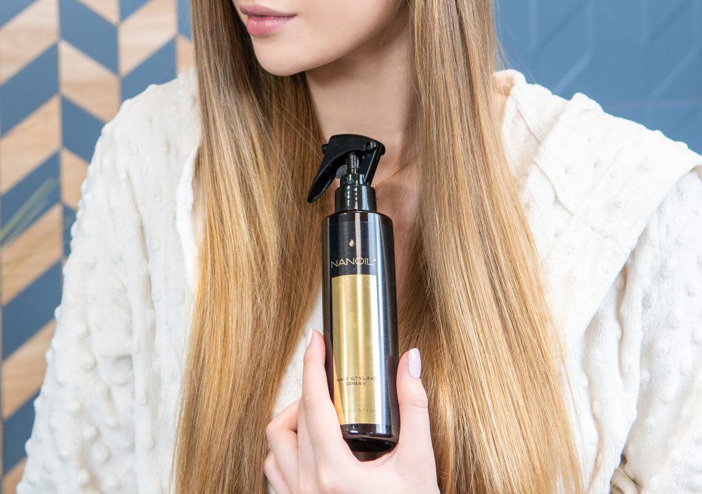 nanoil sprej pro efektivnější styling vlasů